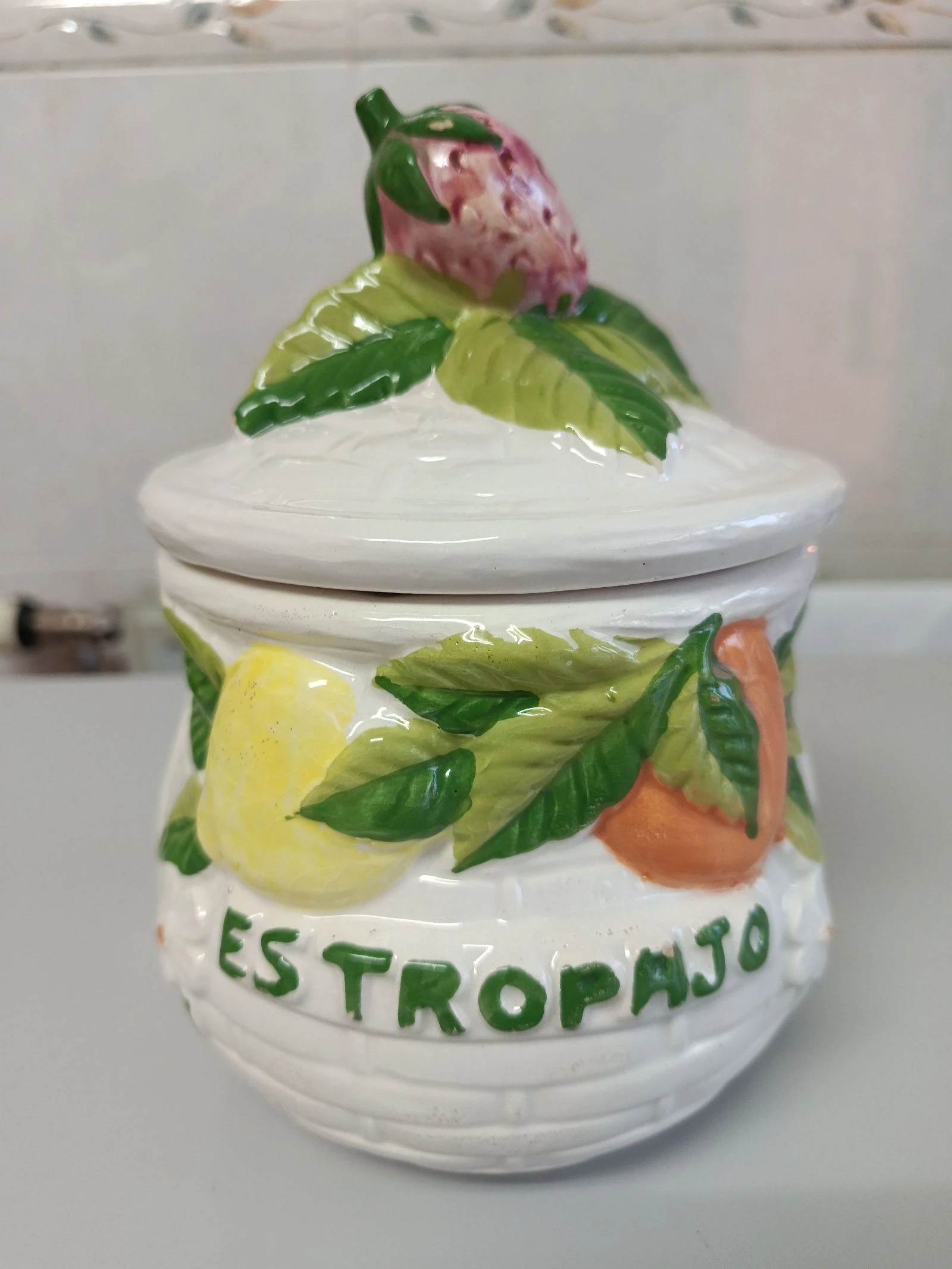 Recipiente para estropajos.
